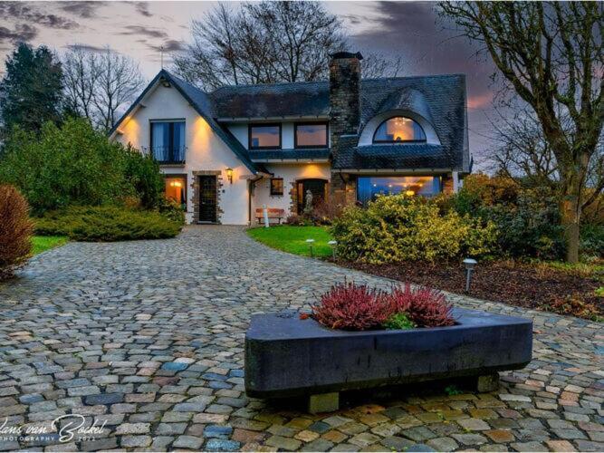 Elegant Villa In Stavelot With Fitness Playroom Dış mekan fotoğraf